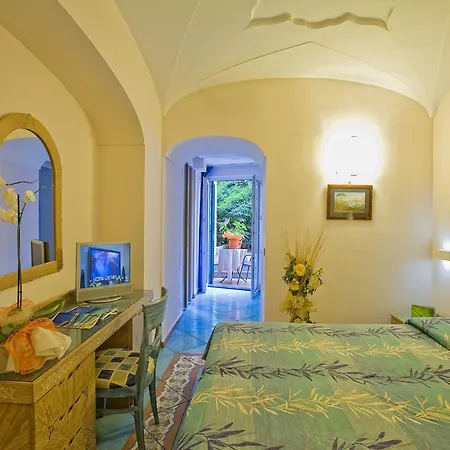 Isola Hotel