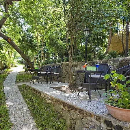 Isola 4*