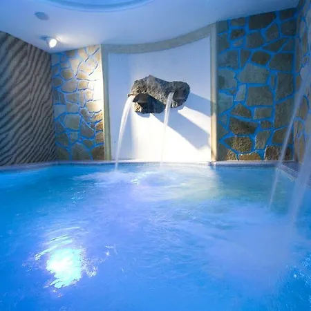 Isola 4*