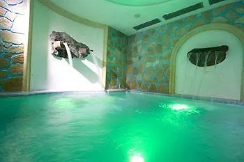 Isola Hotel 4*