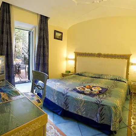 Hotel Isola 4*