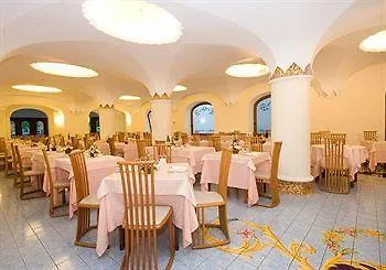 Isola Hotel 4*