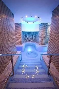 Isola 4*