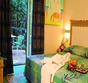 Isola Hotel 4*