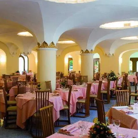 Isola Hotel