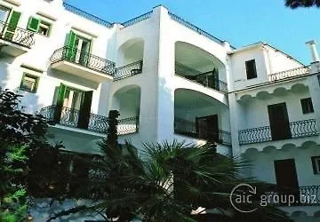 Ξενοδοχείο Isola 4*