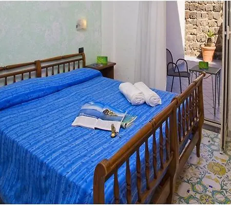 Isola 4*