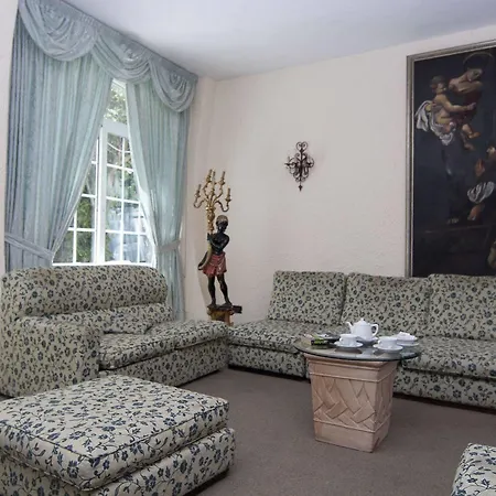 Ξενοδοχείο Isola 4*