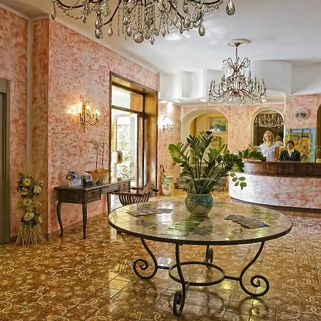 Isola Hotel