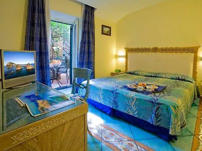 Isola 4*